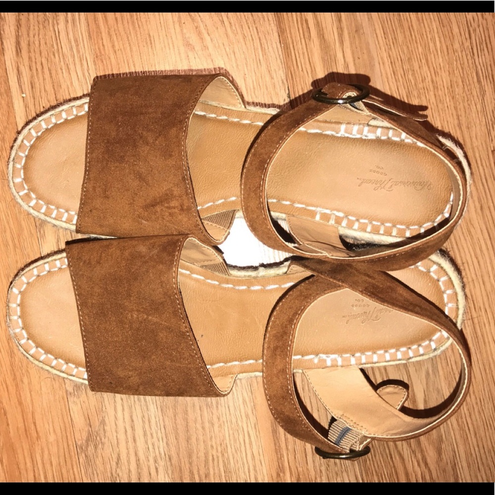 Brown/Tan Heels women’s 11 - Picture 2 of 4